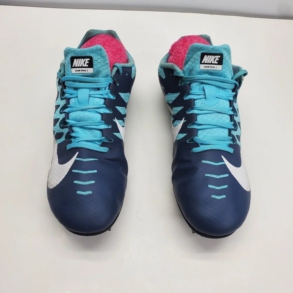 Nike reposhing this